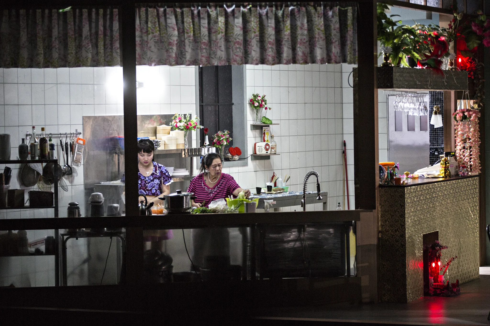 Caroline Guiela Nguyen: Saigon