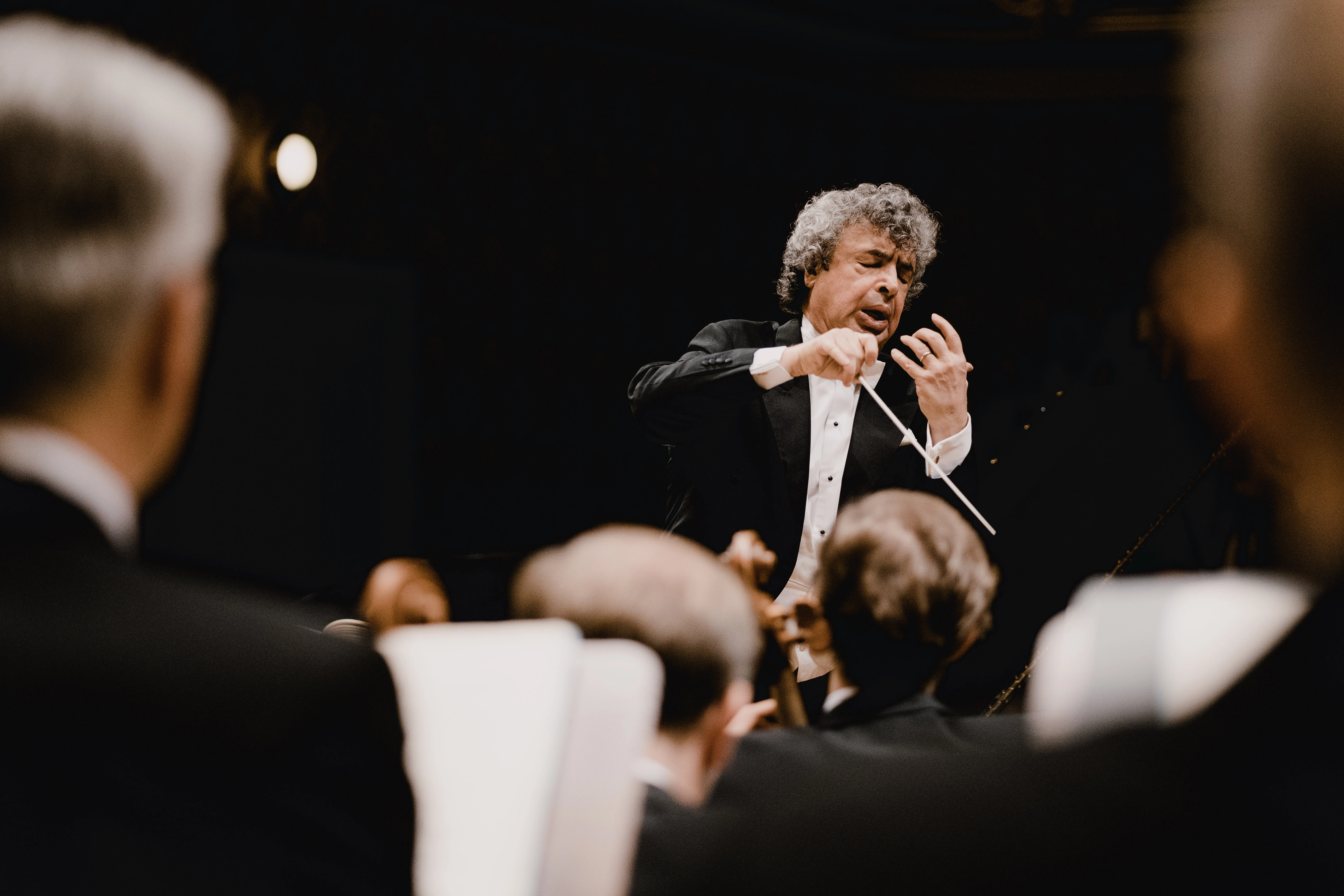 Czech Philharmonic: Bartered Bride, Rachmaninoff Concerto 2
