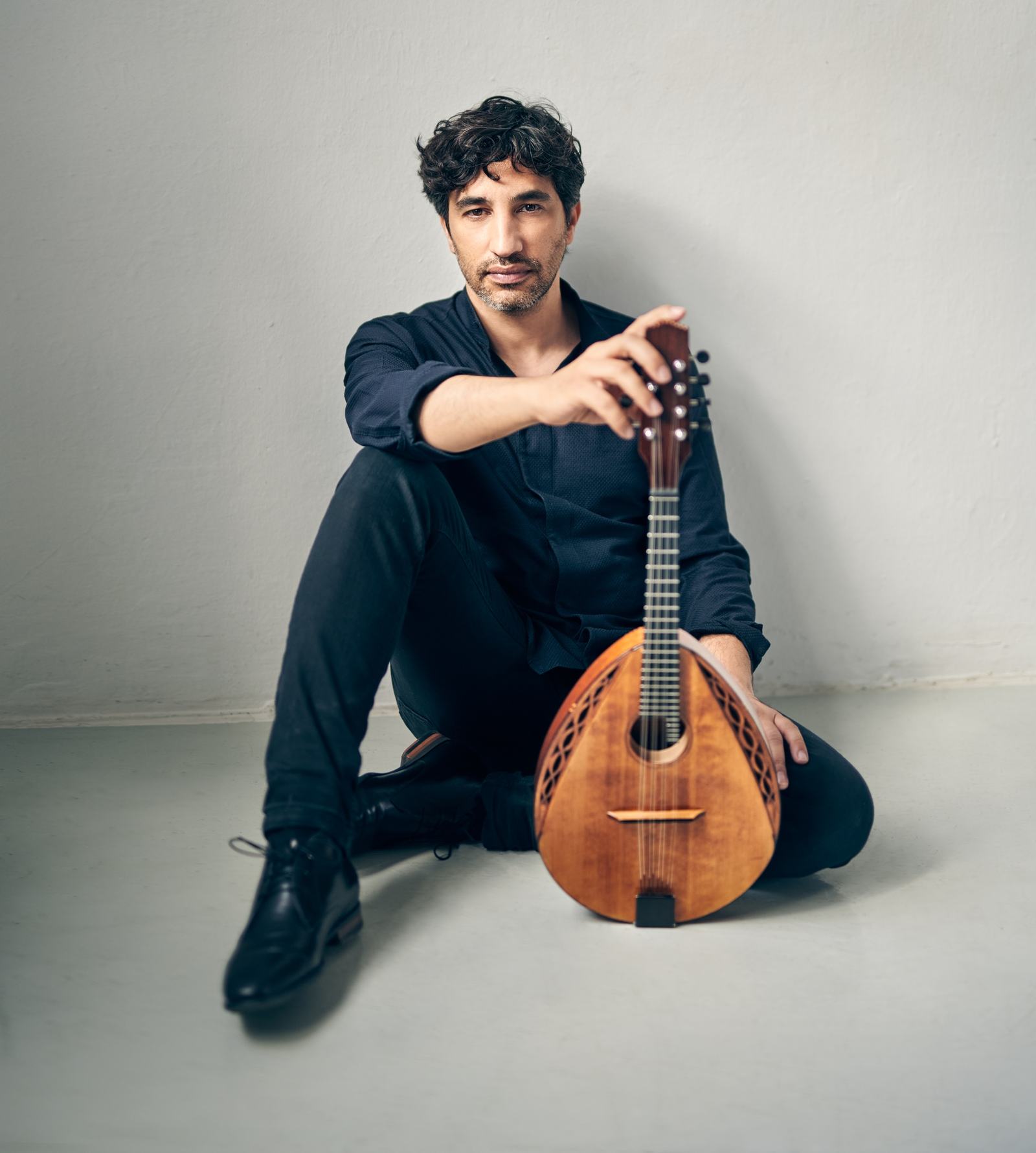 Avi Avital mandolin ; Anneleen Lenaerts harp ; Lukasz Kuropaczewski guitar ; Ophira Zakai theorbo ; Alexander von Heißen harpsichord