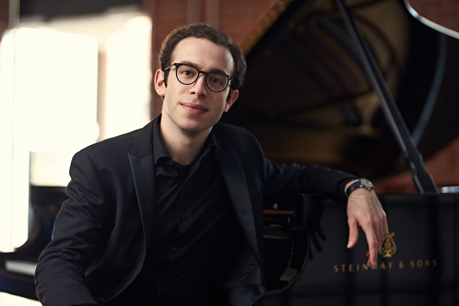 Nicolas Namoradze piano
