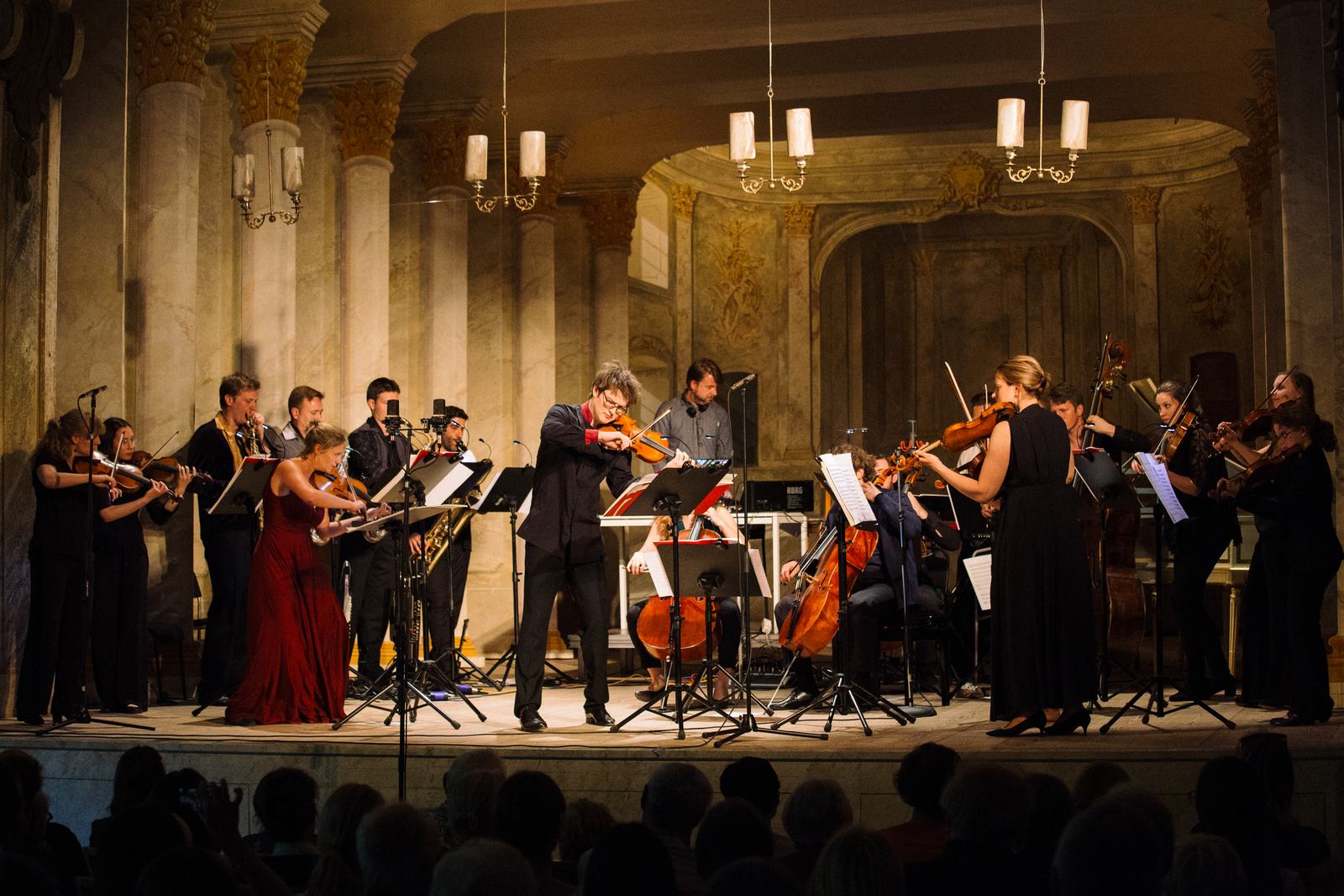 O/Modernt Chamber Orchestra; Hugo Ticciati violin, director ; Cyrille Dubois tenor ; Ema Nikolovska mezzo-soprano ; Annemarie Federle horn