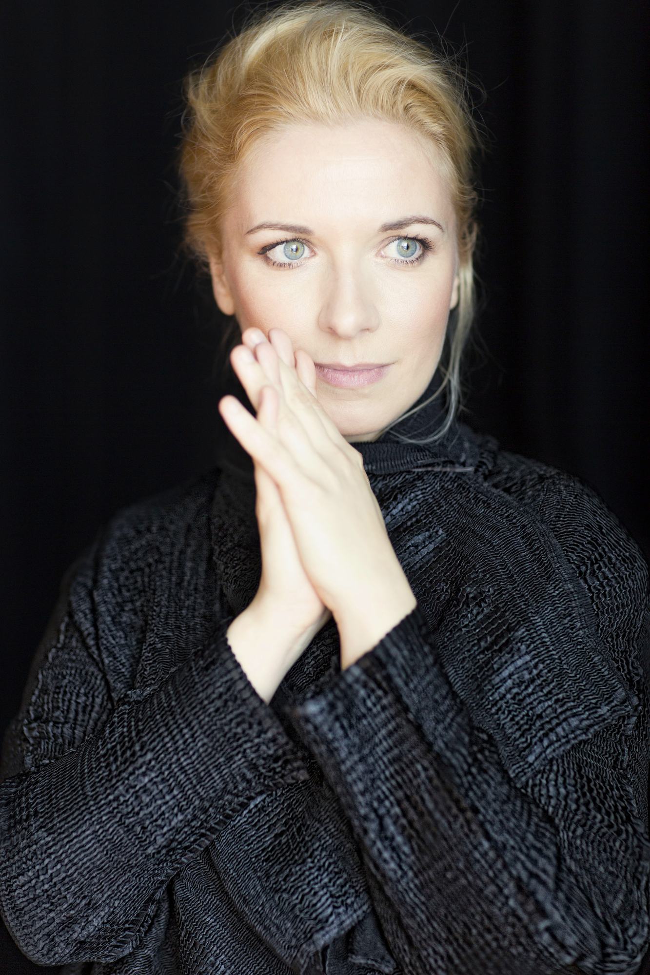 Tamara Stefanovich piano