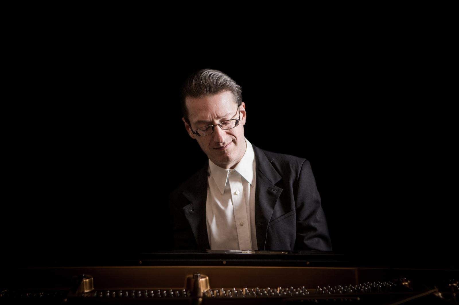 Llŷr Williams piano