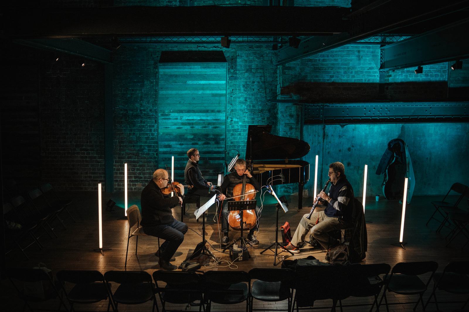 Hebrides Ensemble; Ailish Tynan soprano ; Marcus Farnsworth baritone