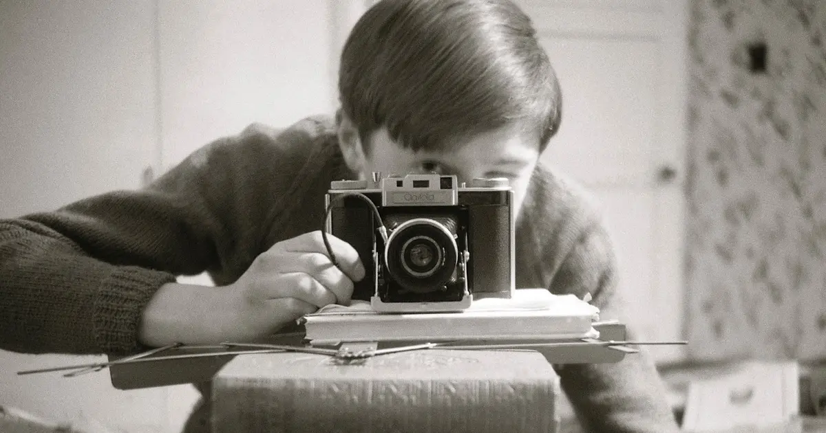 Exhibition Tour: Snap Happy!