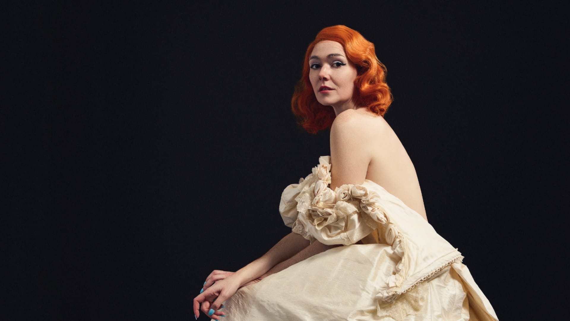 Elf Lyons is The Woman on the Edge