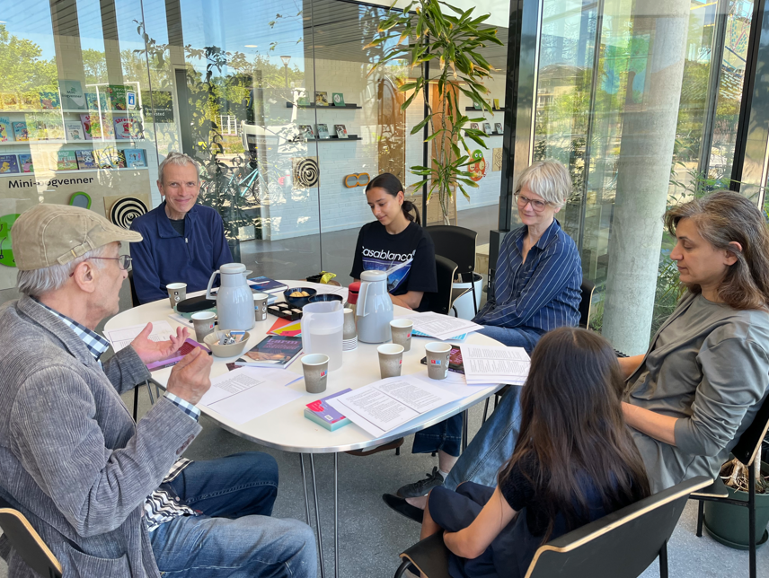 Guided Community Reading for Adults