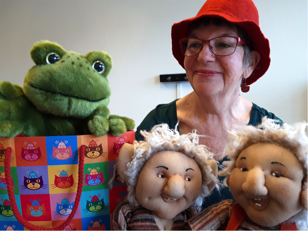 Mette Hansen tells fairy tales for preschoolers (For the 4-5 year olds)