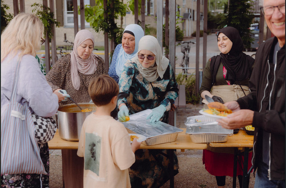 Folkekøkken og filmvisning af 'Fædrene i Tingbjerg'