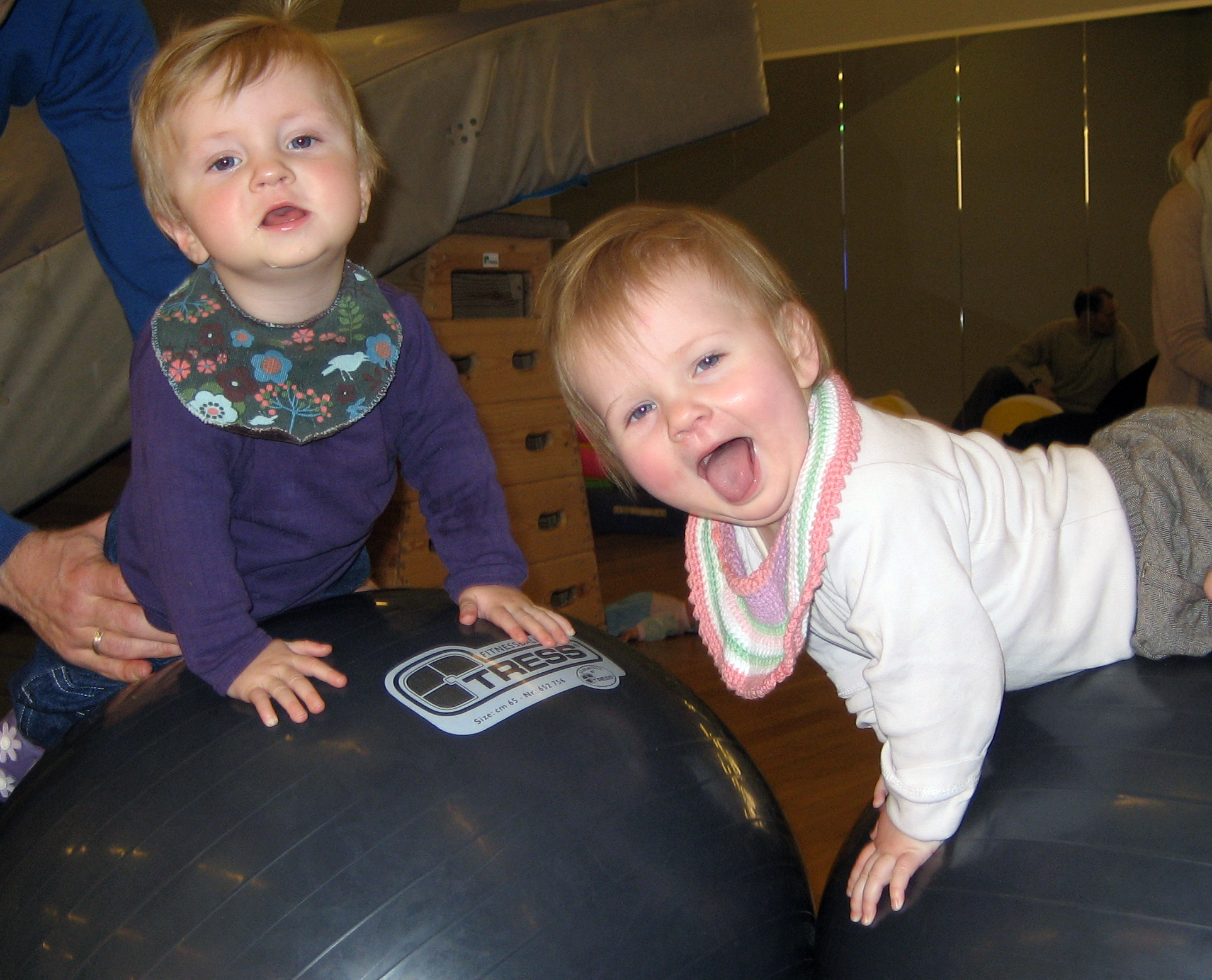 Wild games with the little ones (baby 4-12 months)