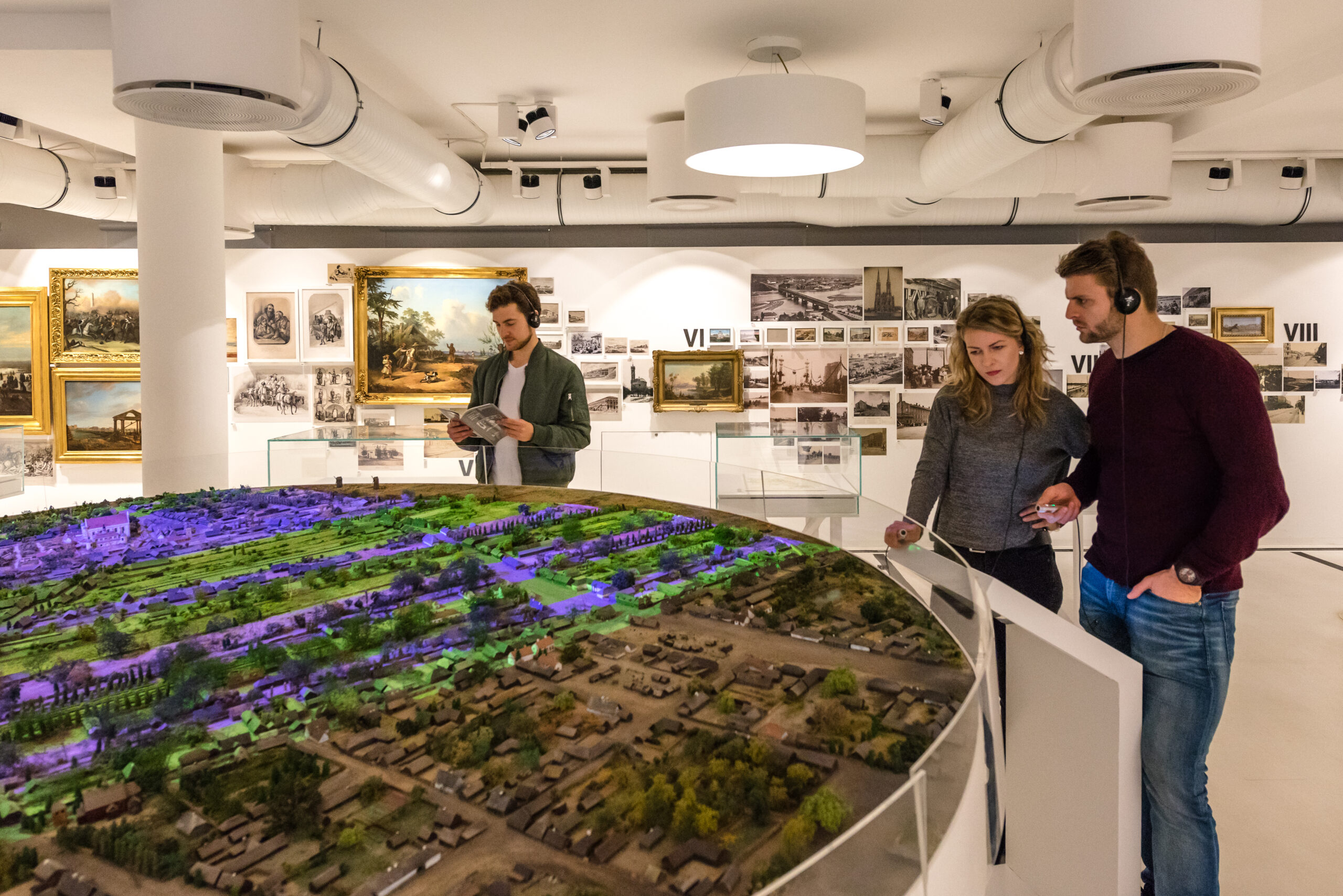Guided tour | History of Prague in three buildings | PERMANENT EXHIBITION