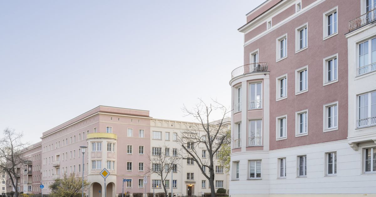 Curator tour: Josef Kaiser. Building for the GDR