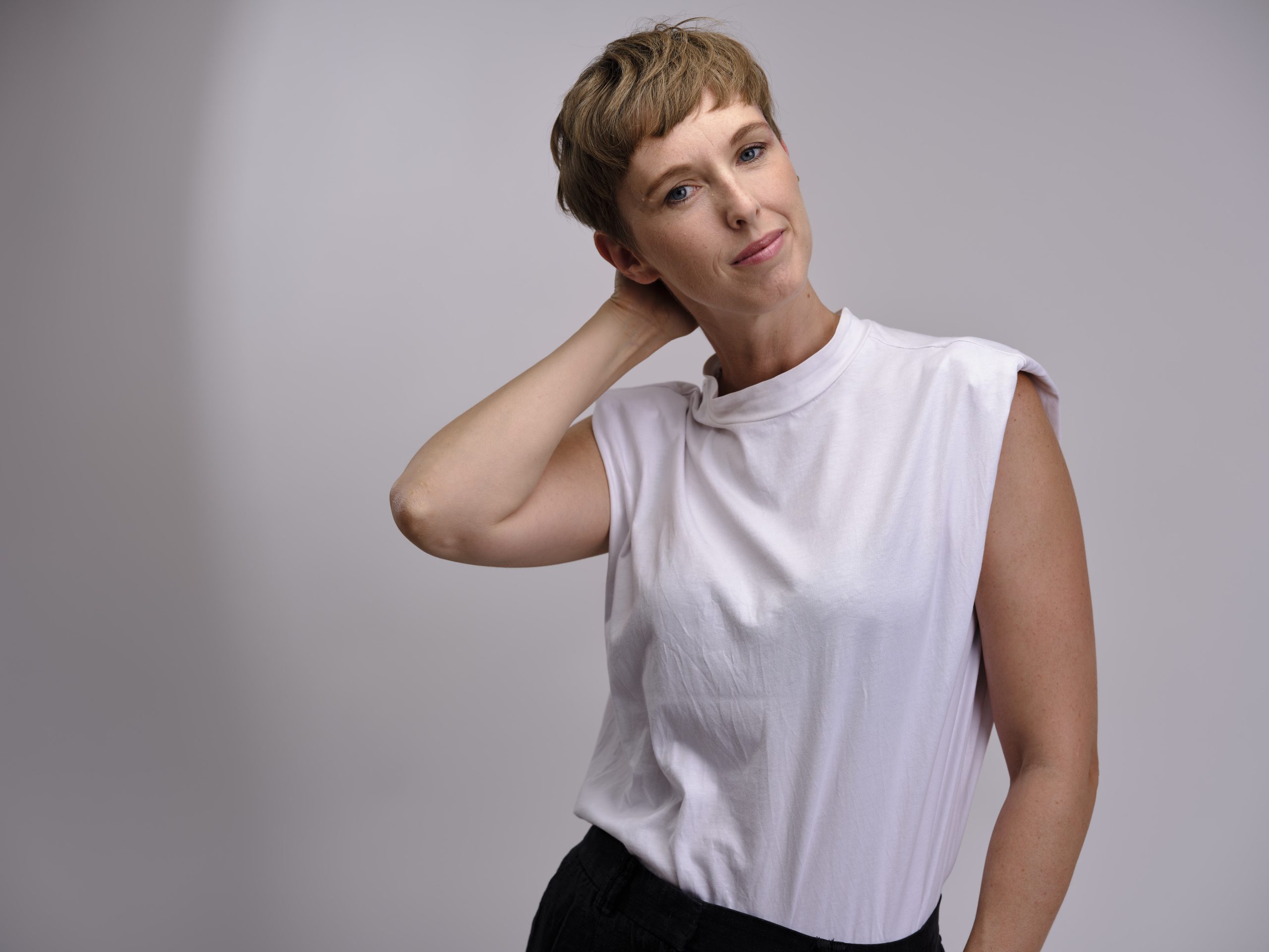 Sonja Pikart — Strong