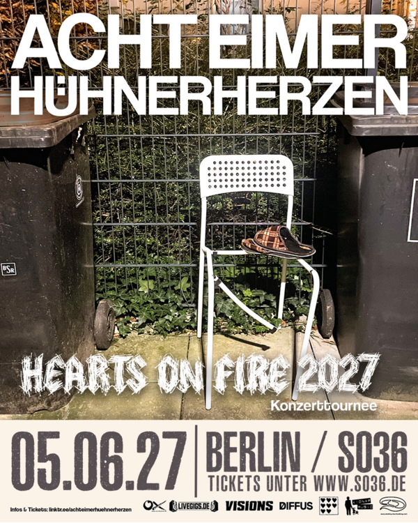 ACHT EIMER HÜHNERHERZEN