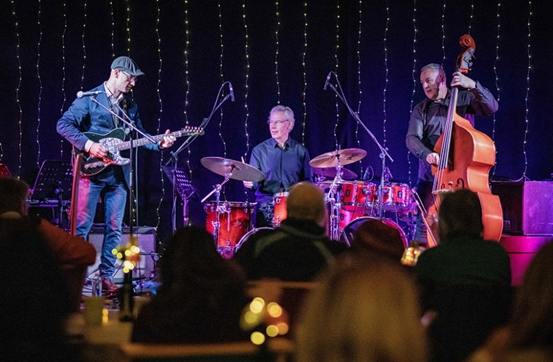 Pete Roth Trio ft. Bill Bruford
