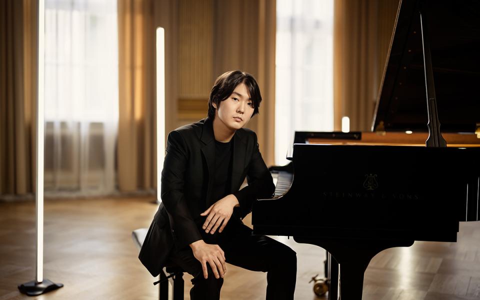 Tchaikovsky Piano Concerto No. 1 with Seong-Jin Cho
