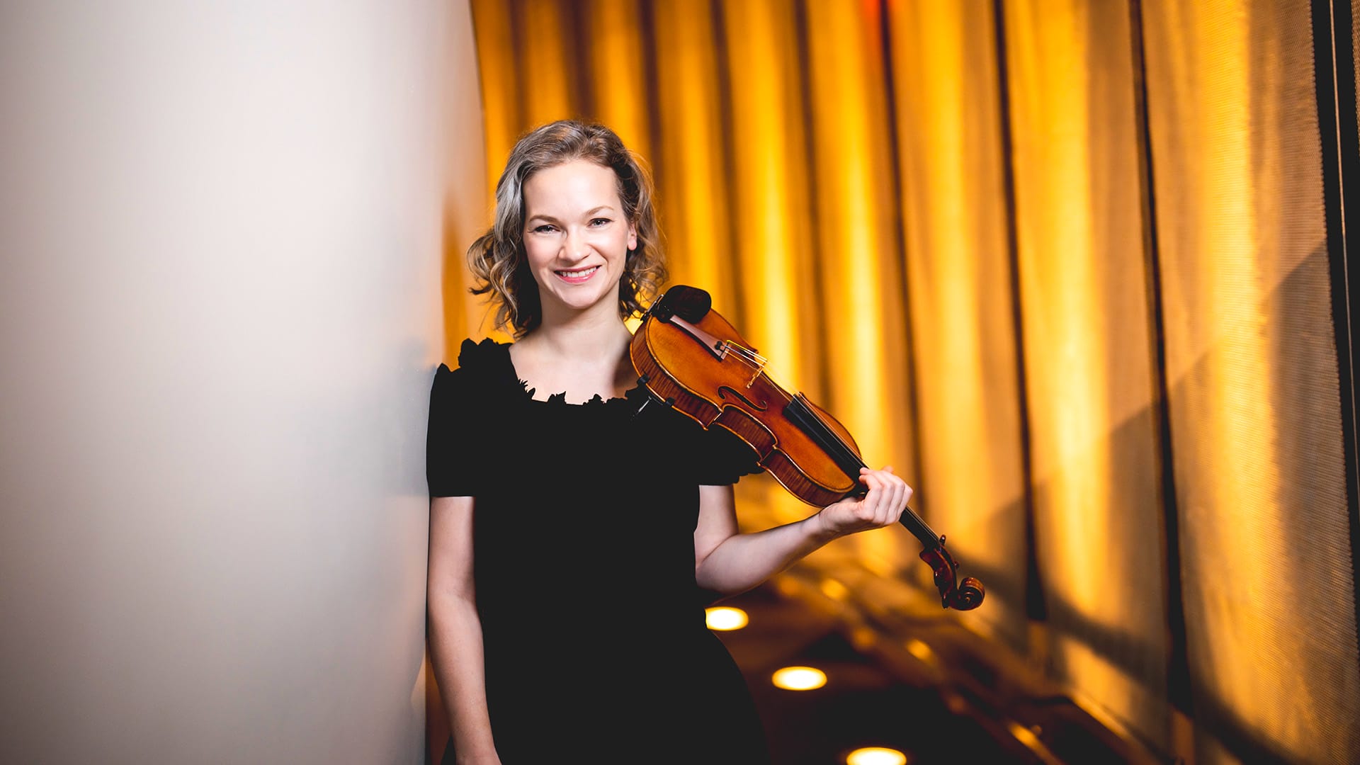 Hilary Hahn plays Mozart