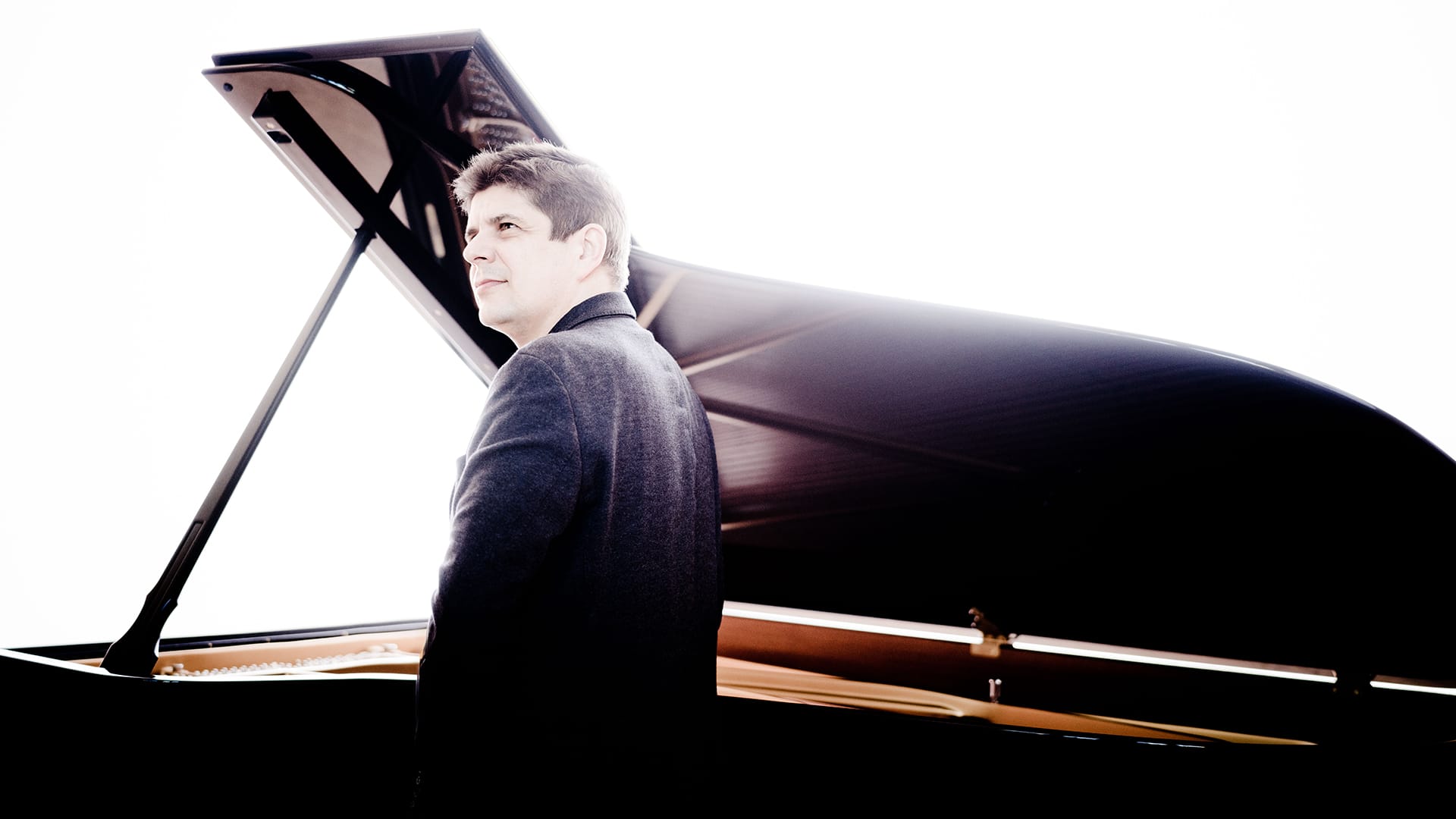 Javier Perianes plays Schumann