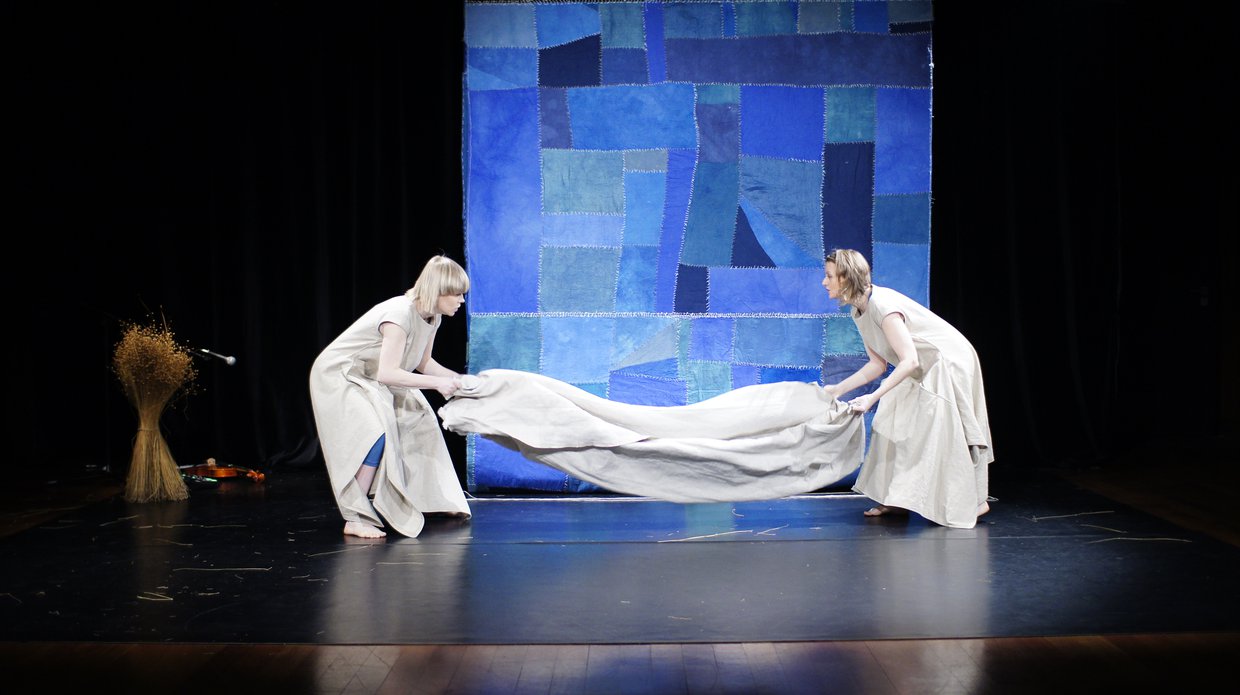 Len//performance of the Atofri Theater