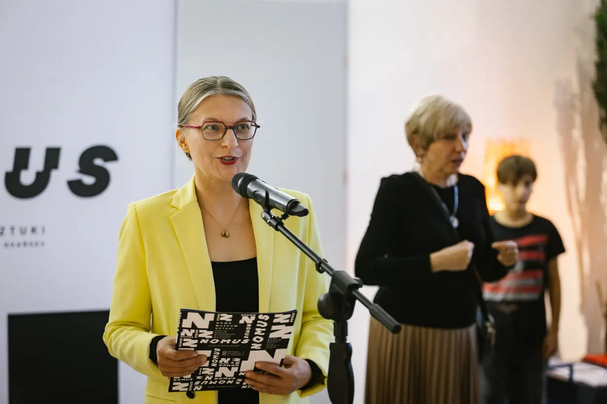 Oprowadzanie kuratorskie po wystawie „Ciała ziemi. Ciała nasze”