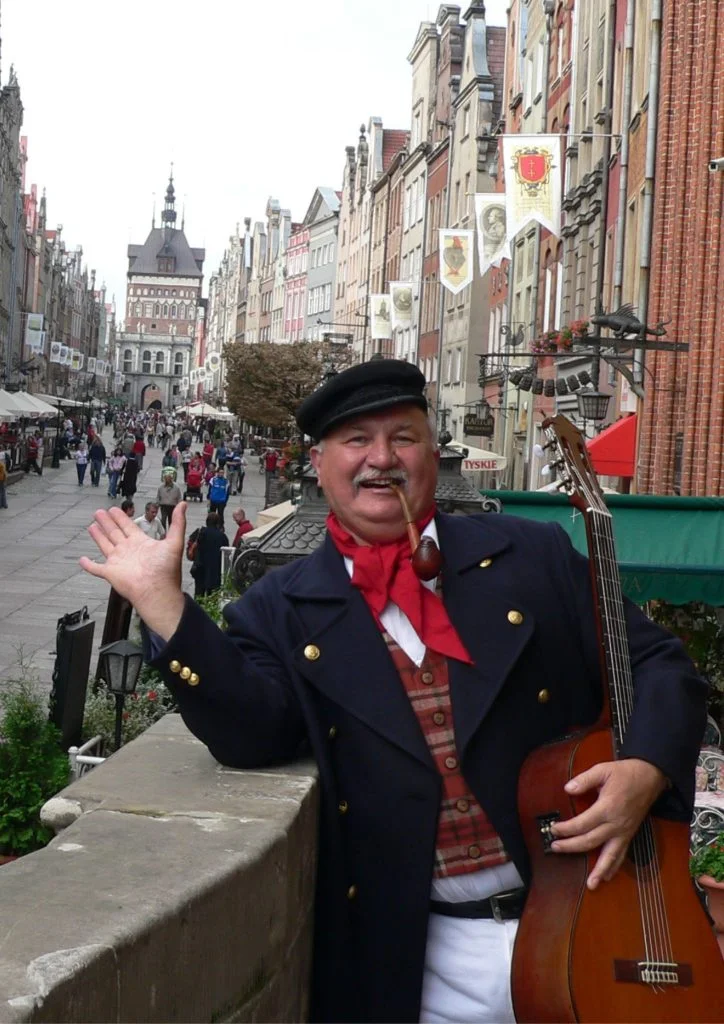 „Moja Motława – piosenki gdańskie” – koncert w wykonaniu barda gdańskiego Włodzimierza Votki – „Senior z pasją – tydzień spotkań w bibliotece”