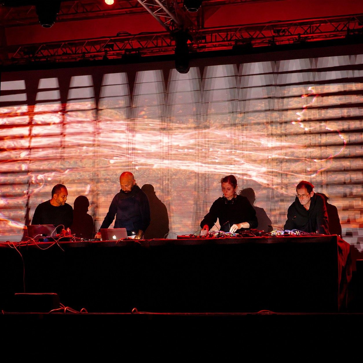 “Echotopie” — an audiovisual performance by the Polish-Italian collective The Consonants