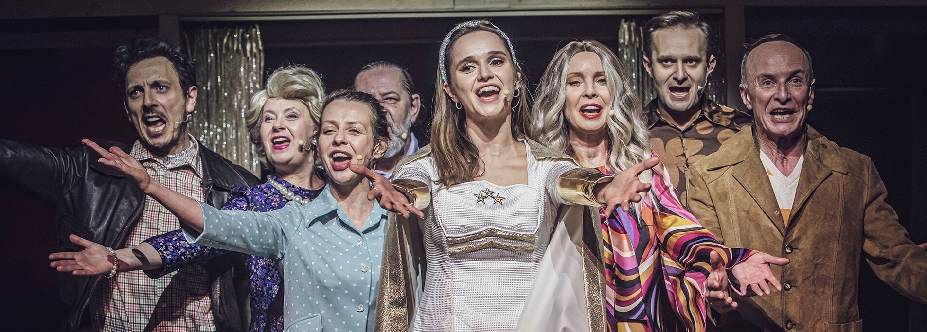 PROVINCIAL ACTORS OR THE TRAIN TO HOLLYWOOD