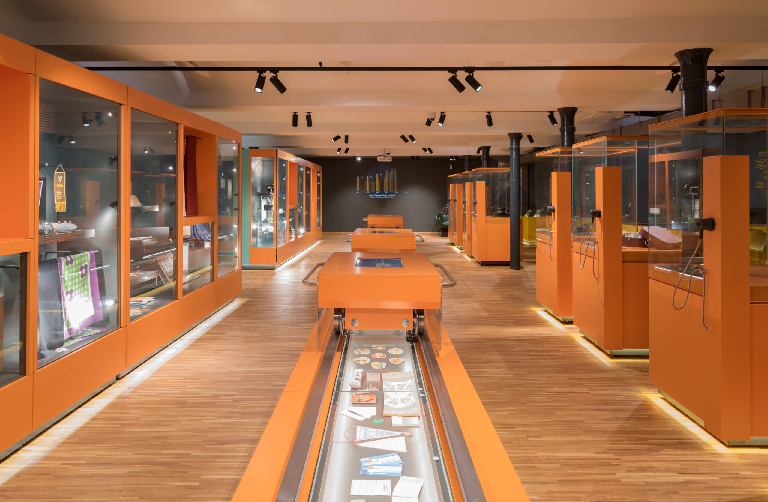 Guided tour of the permanent exhibition “Łódź w Evropa, Europa w Łódź. “The Promised Land yesterday and today.”