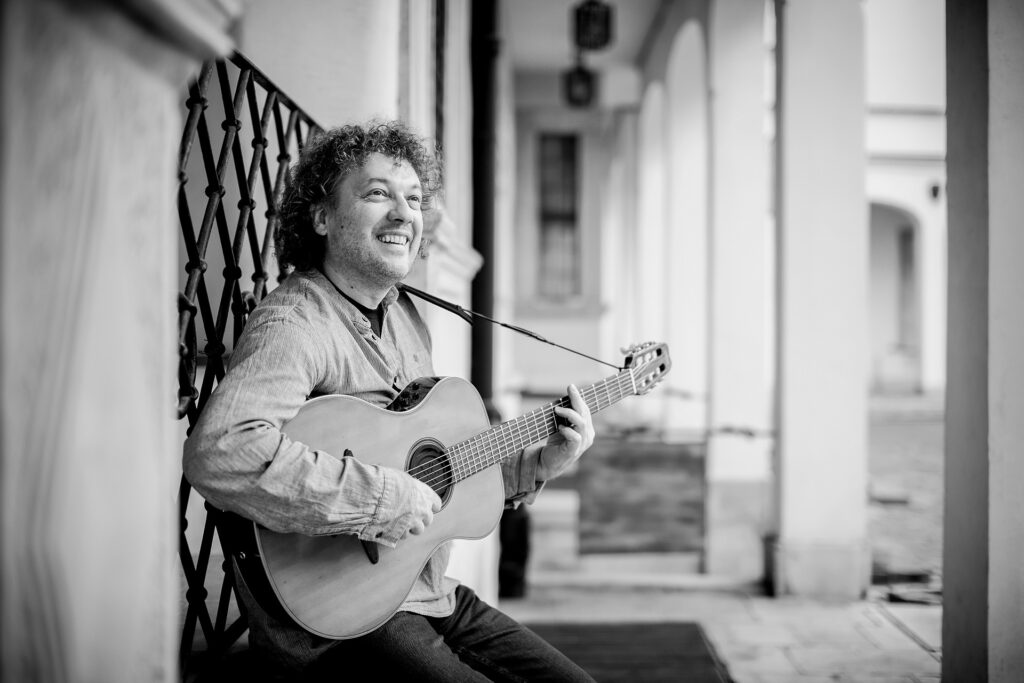 09.05. / Ryszard Leoszewski – Bard Krainy Łagodności – spotkanie autorskie, minirecital, projekcja filmu