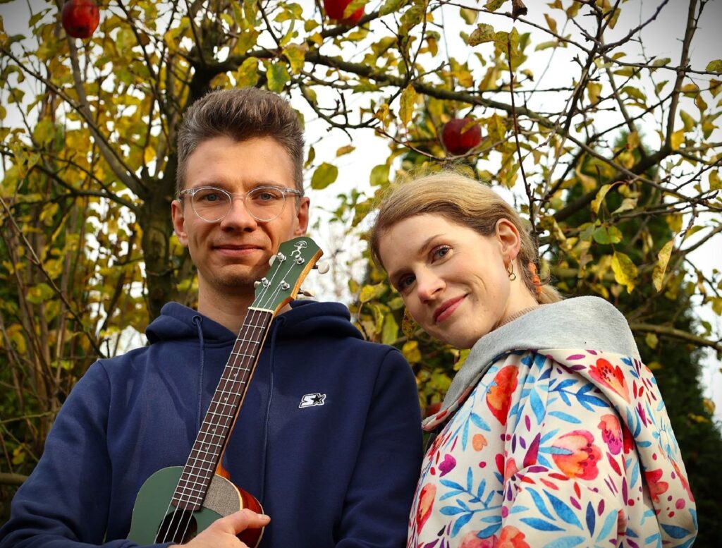 30.05. / Do góry nutami – warsztaty muzyczne dla rodzin z dziećmi (0-6 lat) – Słoneczna symfonia: Radosny koncert na łące!