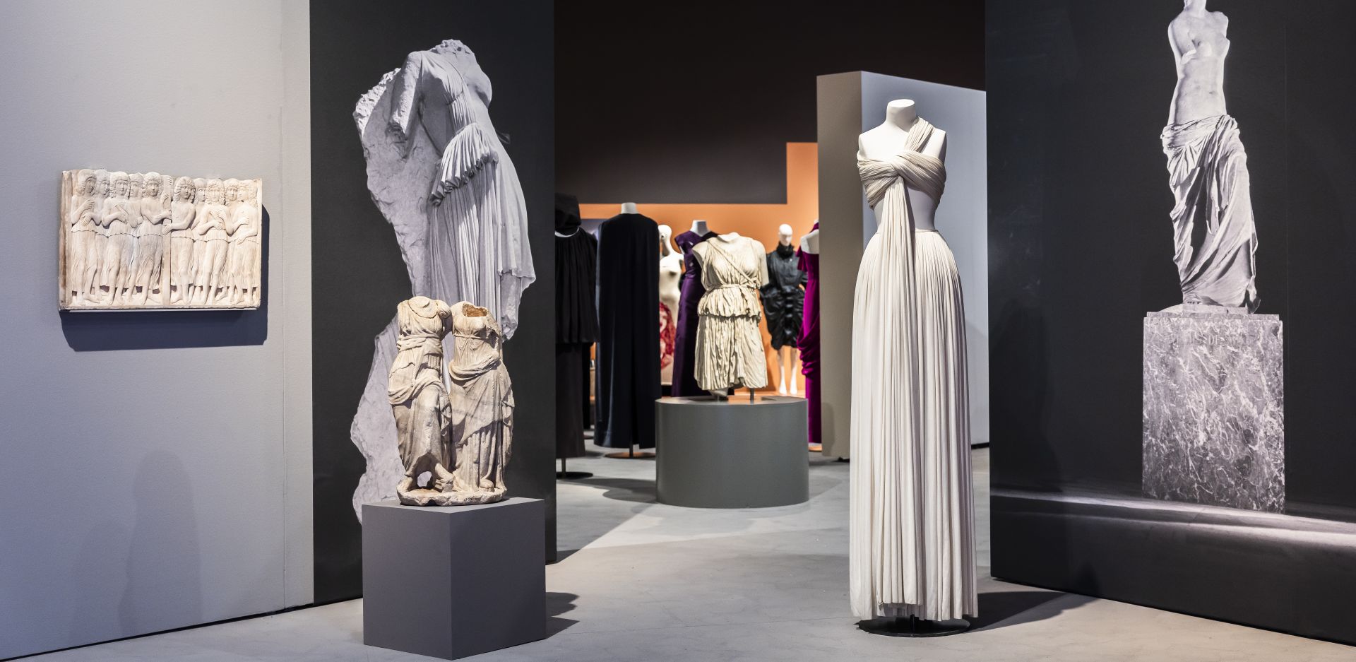 Finissage: Many Shades of Grès — Fashion becomes art