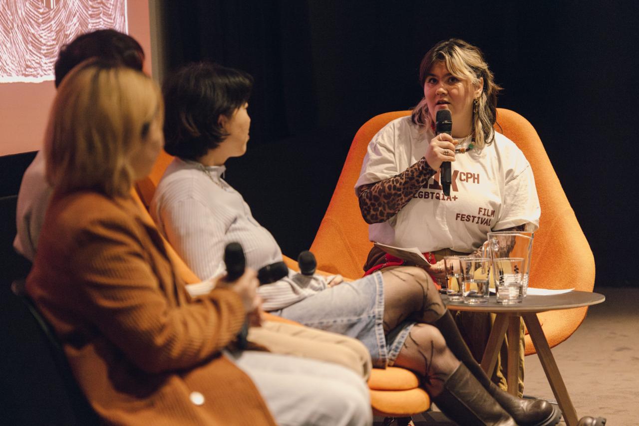 Panel with international jury members