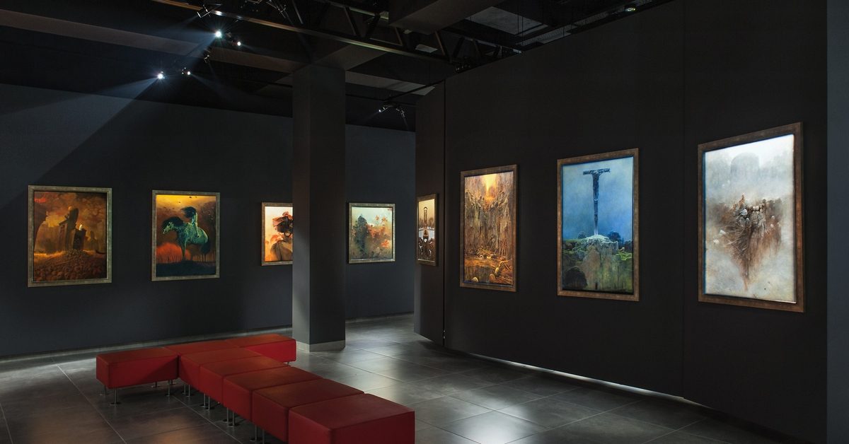 Curatorial tour of the Zdzisław Beksiński Gallery in Krakow