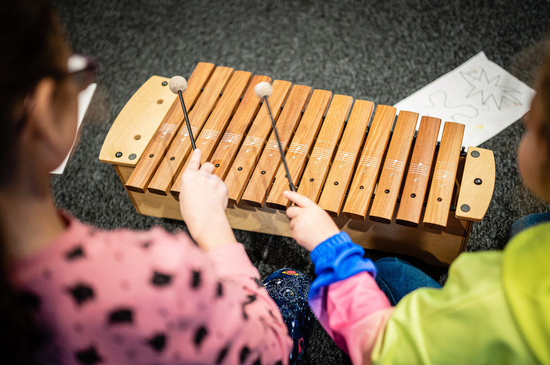 Sounds in and around us/ workshops for families with children with developmental challenges