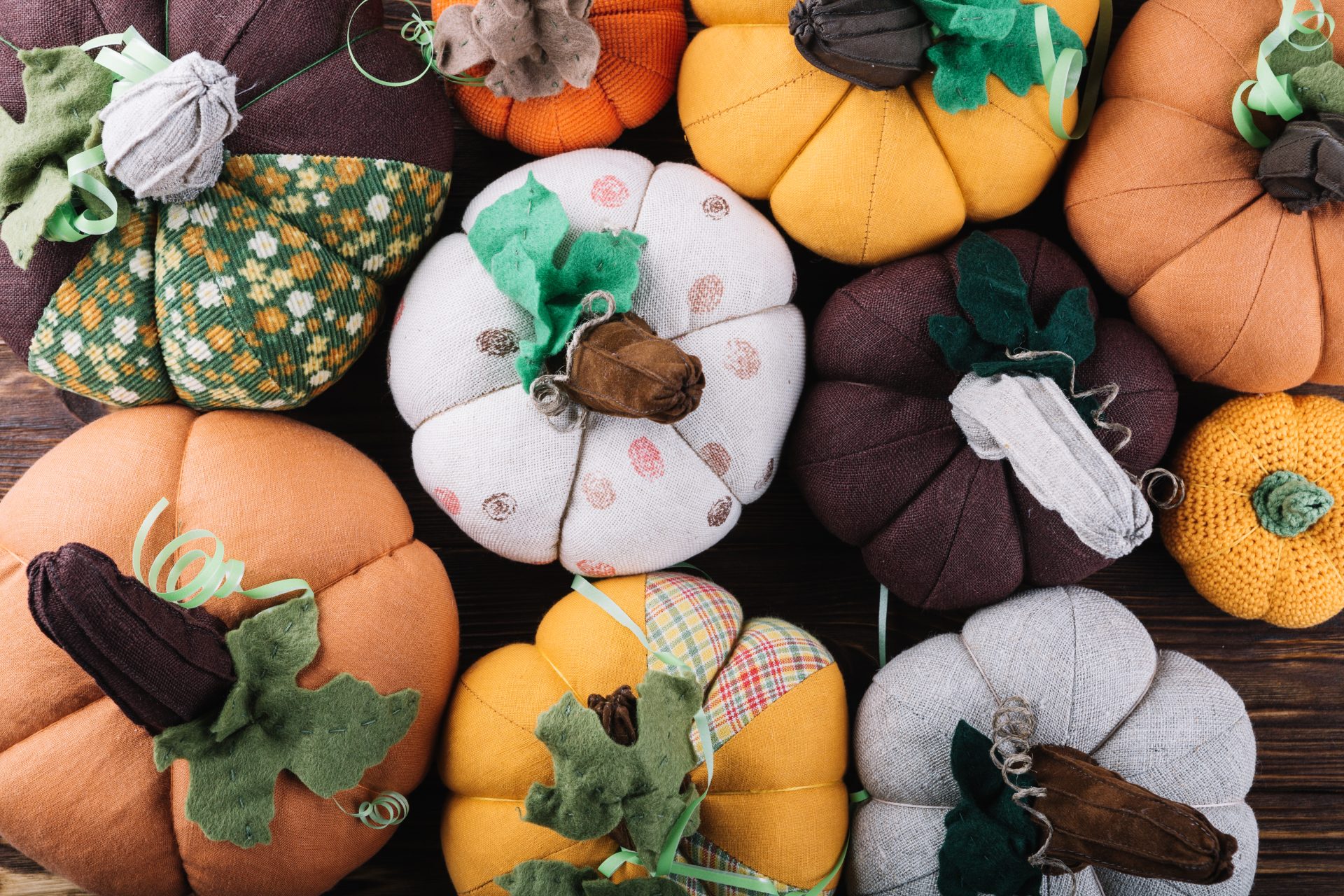 Workshop for Women on Halloween: Pumpkins from fabric