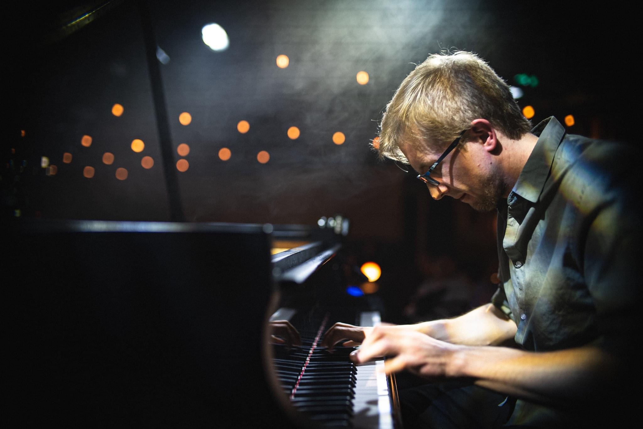 MICHAŁ CIESIELSKI — Piano Stories