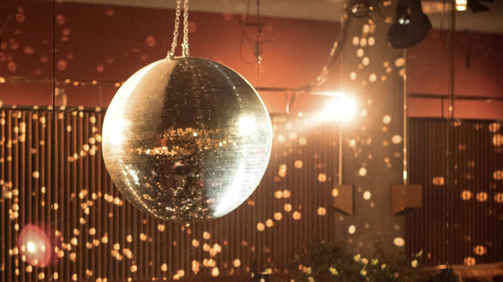 Kinderdisko Special: Ballroom mit House of St. Laurent