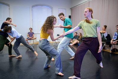 Q&A, choir, and con.: Rachel Erdos | event realized as part of the Sztuki-Taniec Spaces program