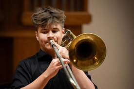 MIKOŁAJKI IN THE PHILHARMONIC — WE ARE GOING TO THE COUNTRYSIDE, WHICH IS AN IMPOSSIBLE DUET