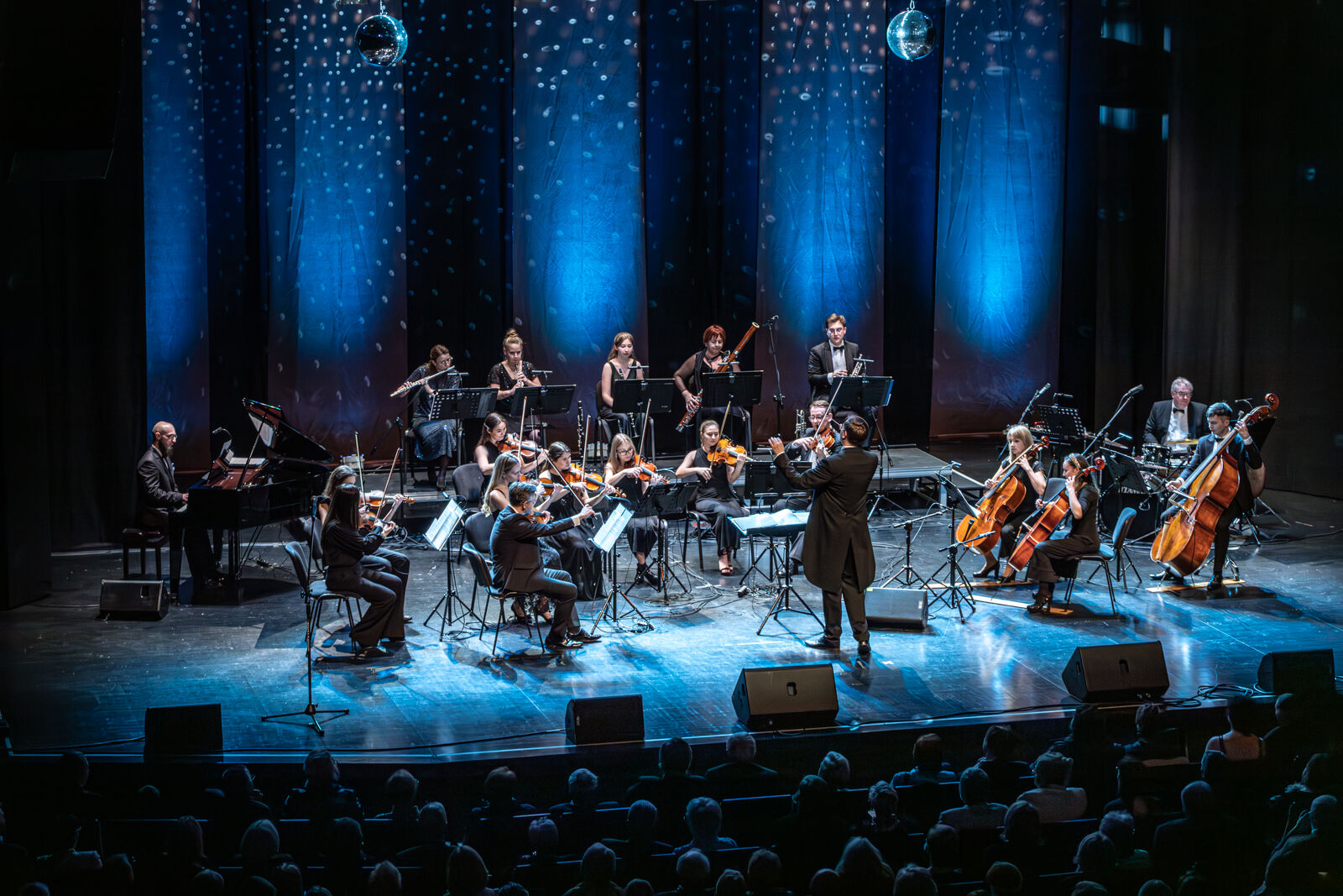 WALC, SZAMPAN I WIELKIE PRZEBOJE | Koncert Sylwestrowy