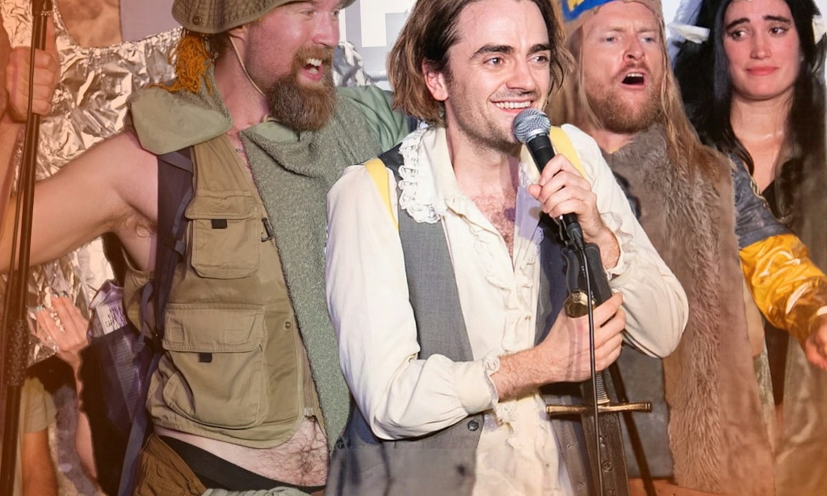 Stepdads Nativity: Lord of the Five Gold Rings