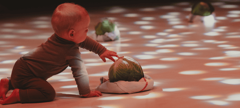 Danced Families: “Okruuszku” — an interactive dance performance for families with babies