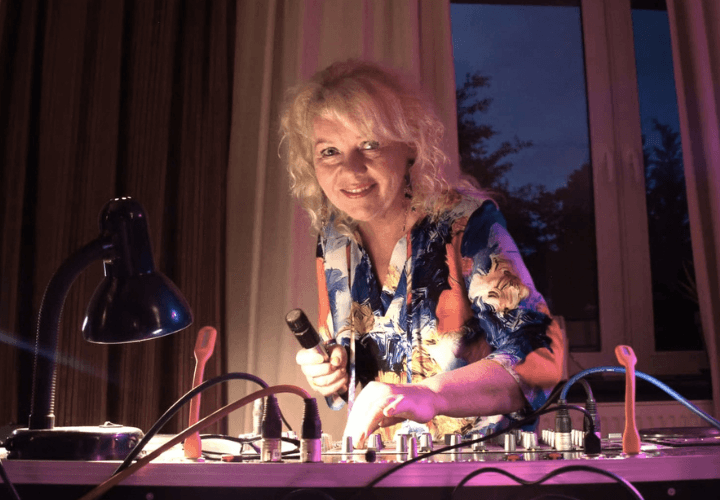 GOLD HITS/DANCING WITH DJ ALICE