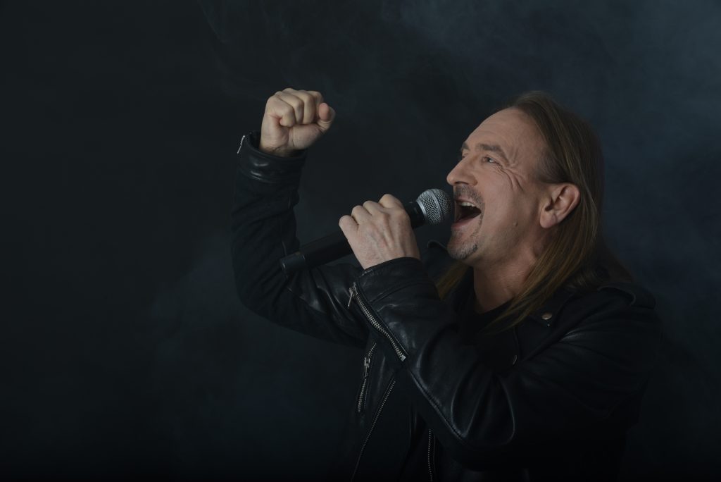 Marek Piekarczyk acoustically — Concert on the occasion of Independence Day