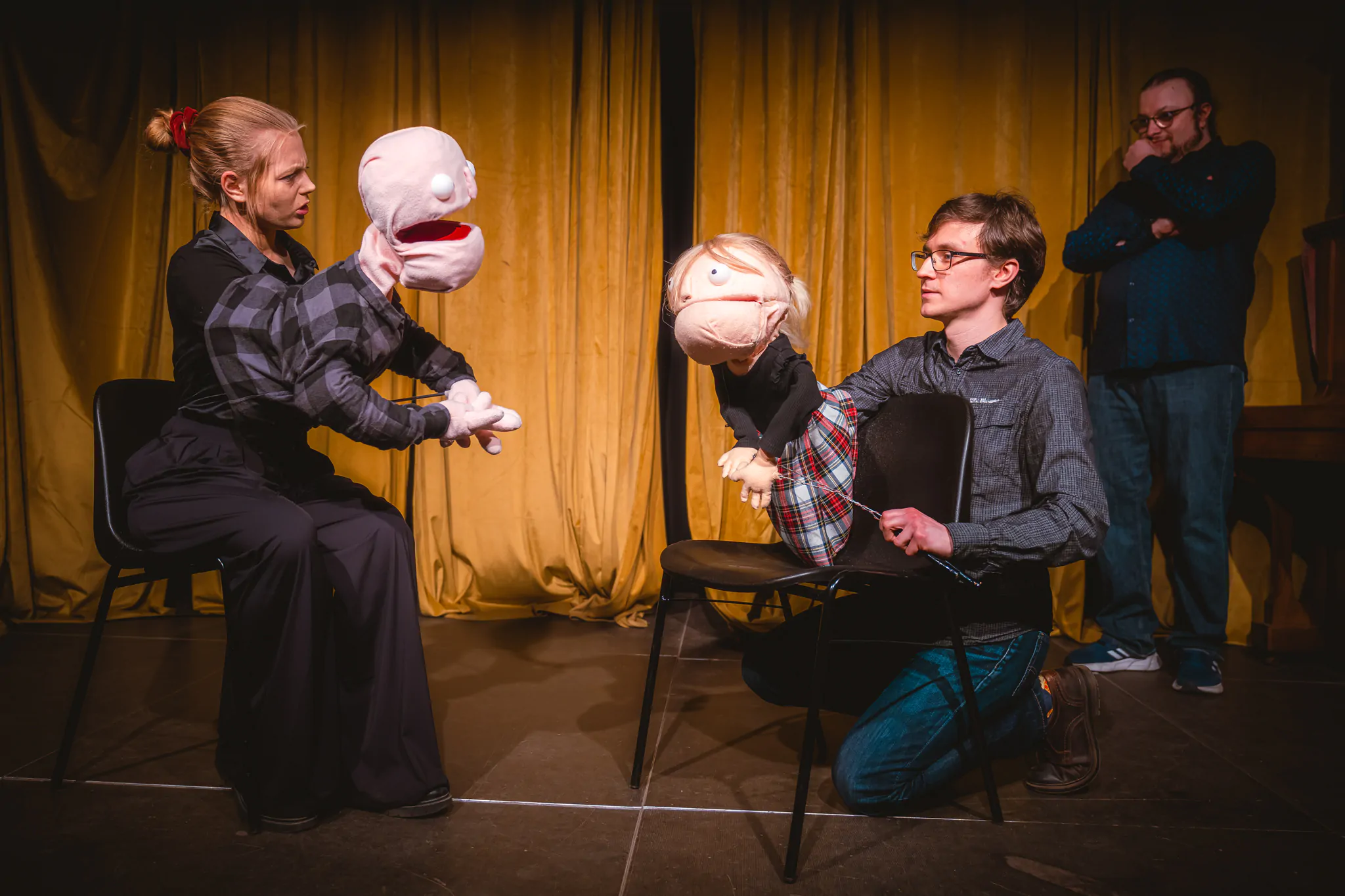 Free Electrons — Improvised performance with puppets