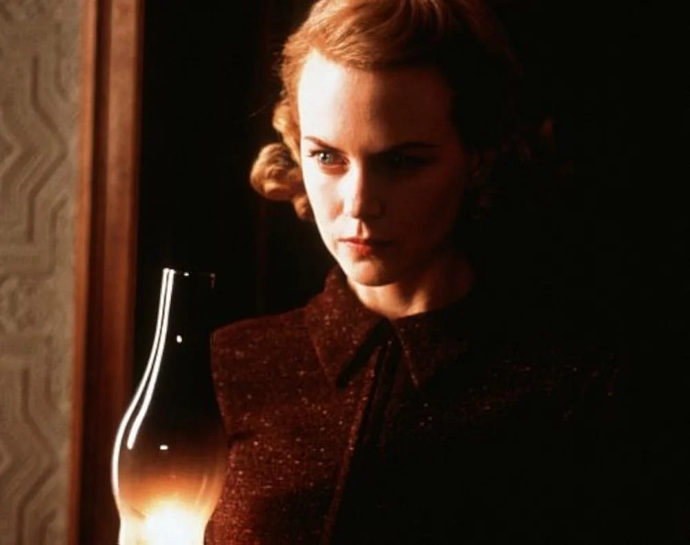A classic in the cinema “Others”, directed by Alejandro Amenábar (2001, 104′)