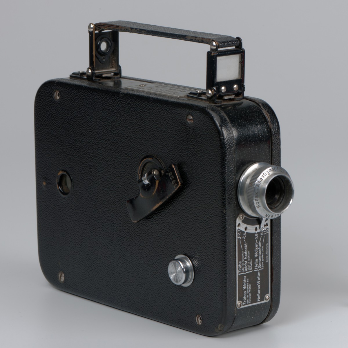 The Man with the Camera: The Stormy History of Cinema Sztuka | Meeting