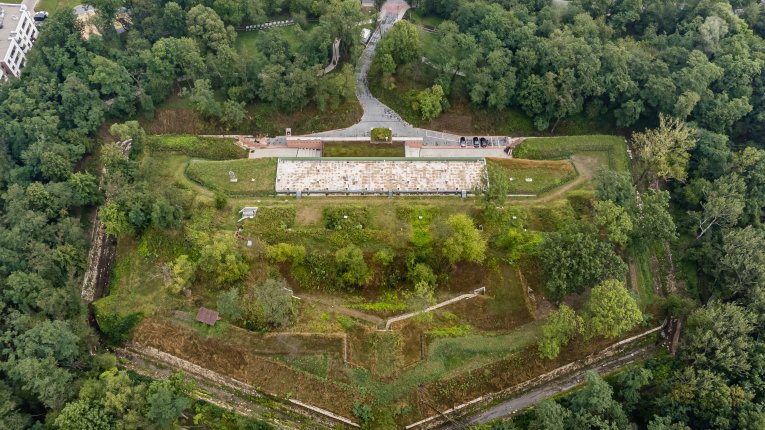 Guided tour of Fort Borek