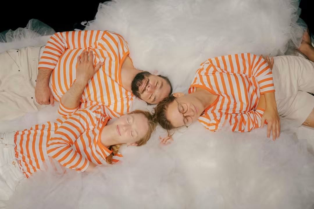 The Amazing World of Clouds | Teatr o.de.la
