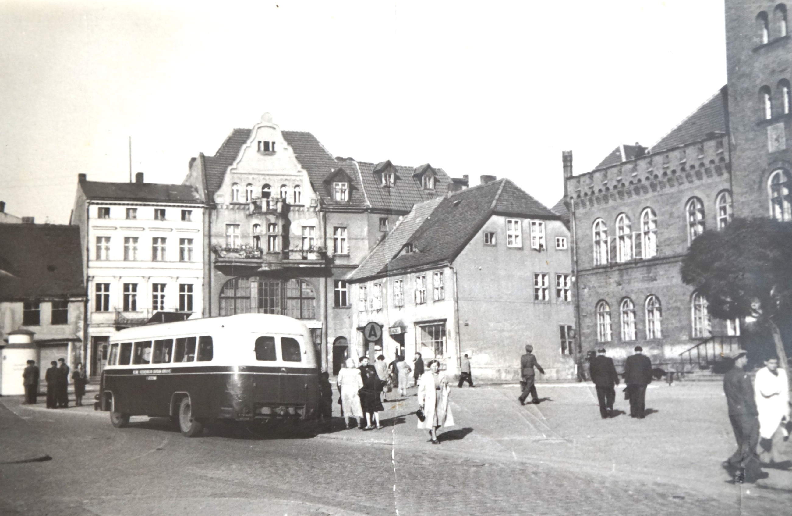 Spotkanie autorskie z Remigiuszem Grochowiakiem - historia komunikacji miejskiej w Szczecinku